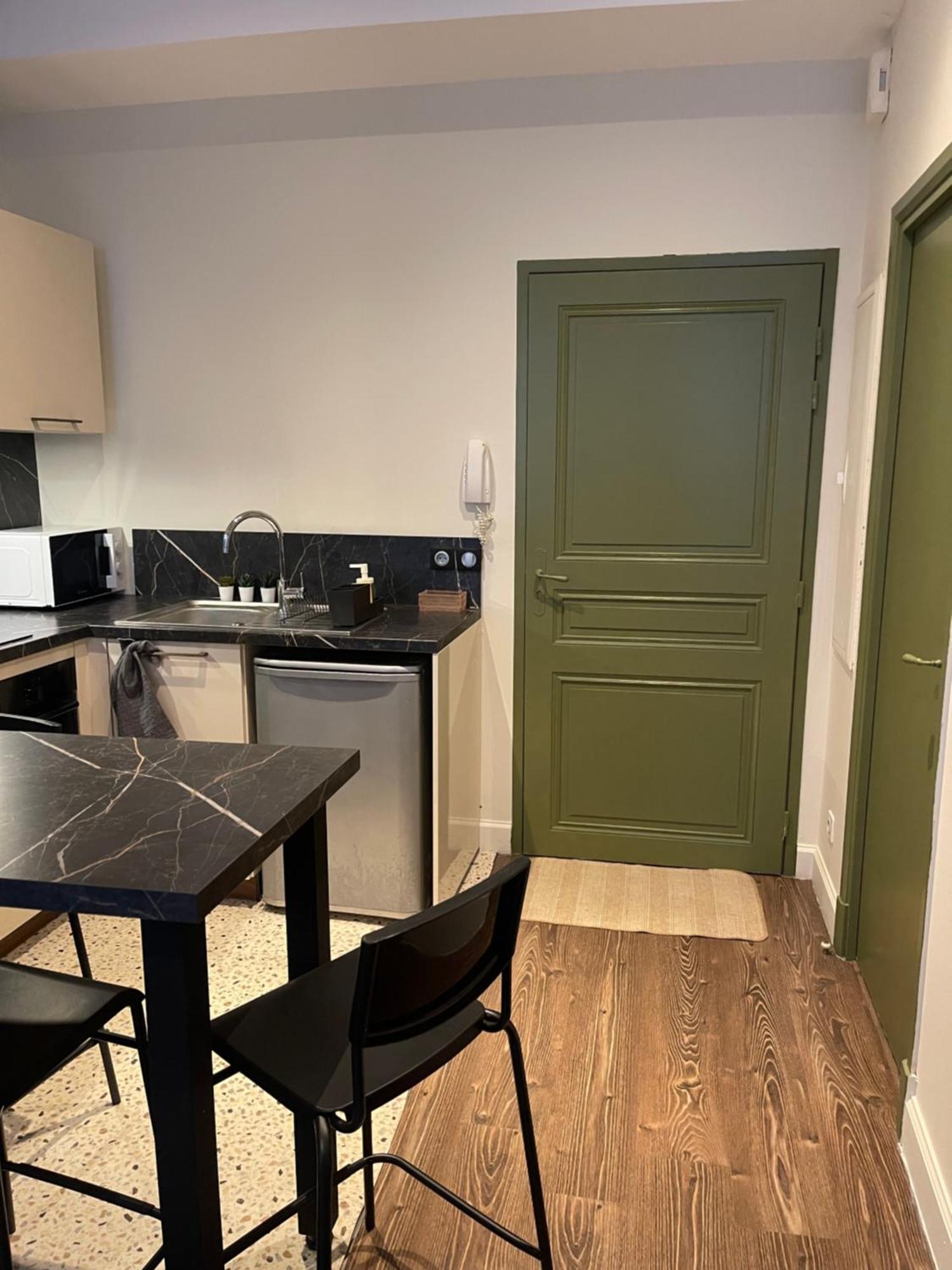 Appartement Au Coeur Du Centre Ville De Carcassonne Exteriér fotografie